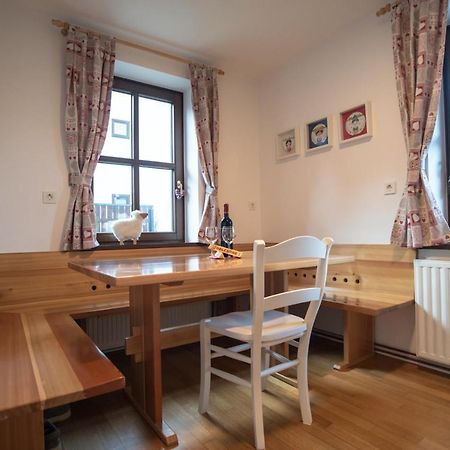 Pritlicni Apartma Hribovc Z Atrijem Kranjska Gora Exteriör bild