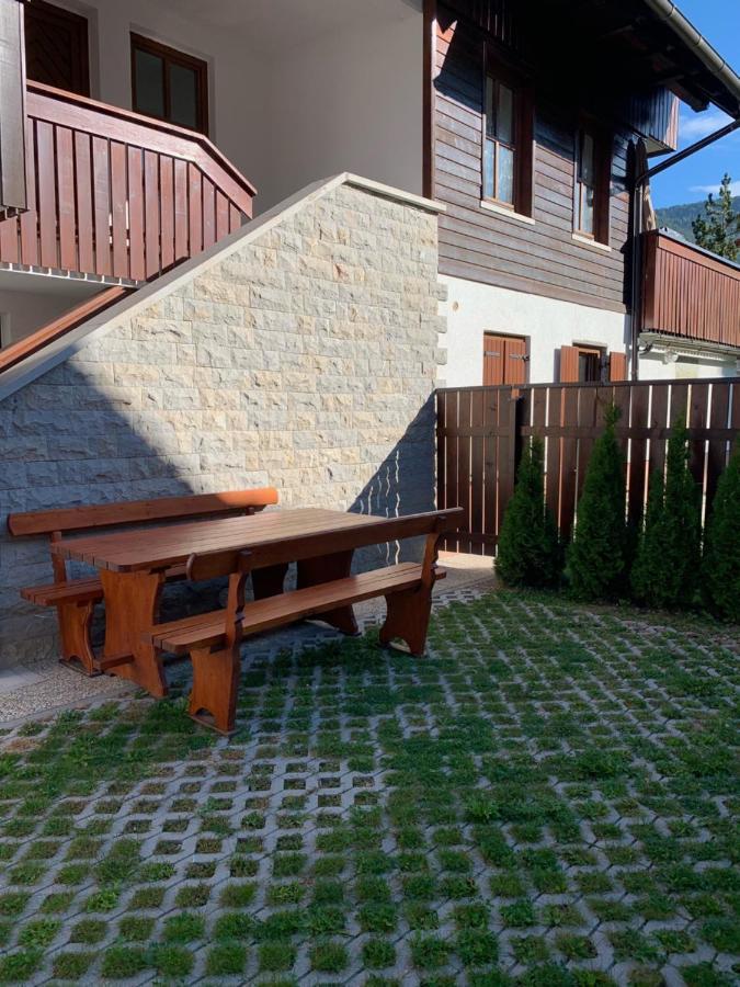 Pritlicni Apartma Hribovc Z Atrijem Kranjska Gora Exteriör bild