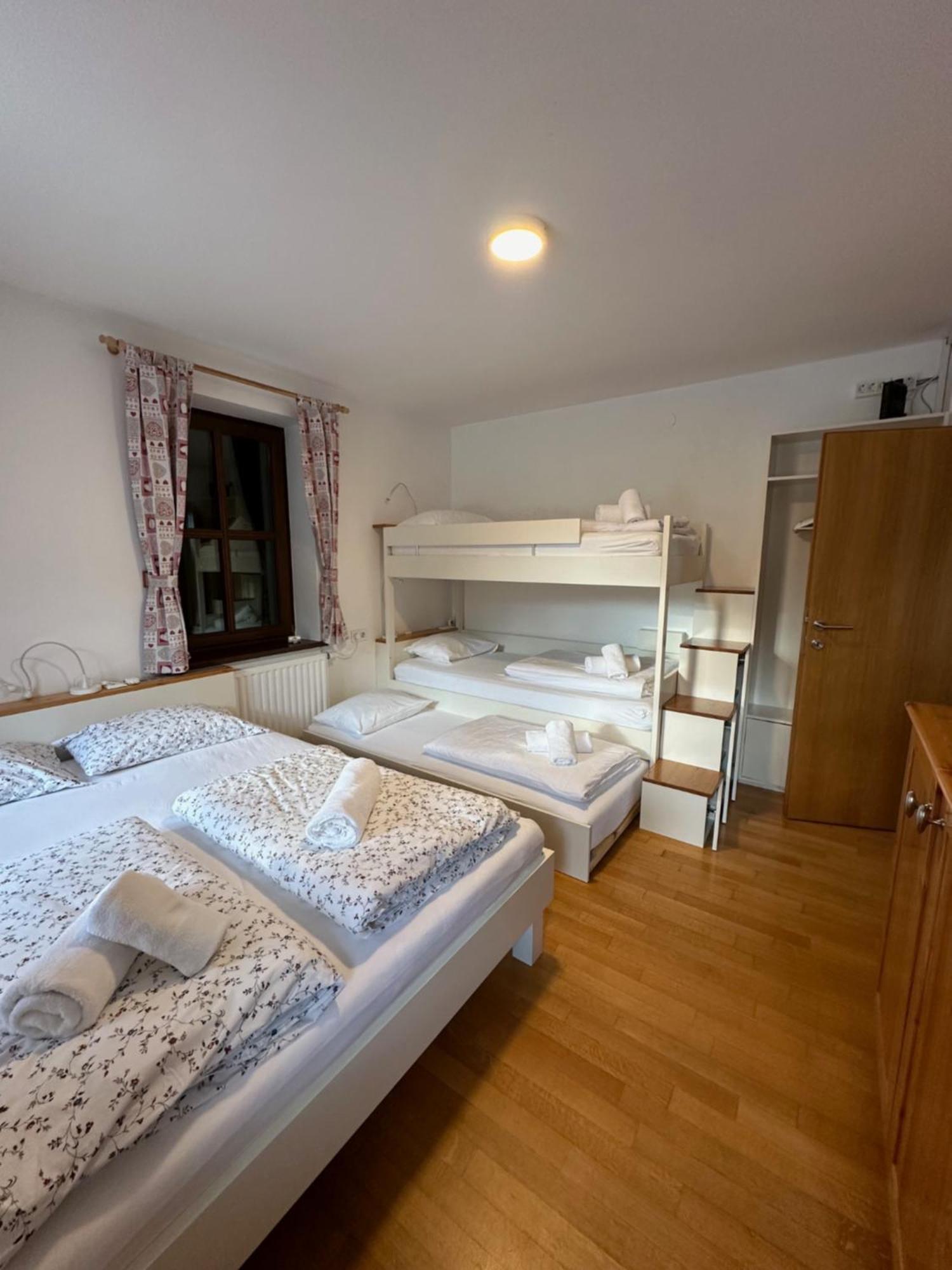 Pritlicni Apartma Hribovc Z Atrijem Kranjska Gora Exteriör bild