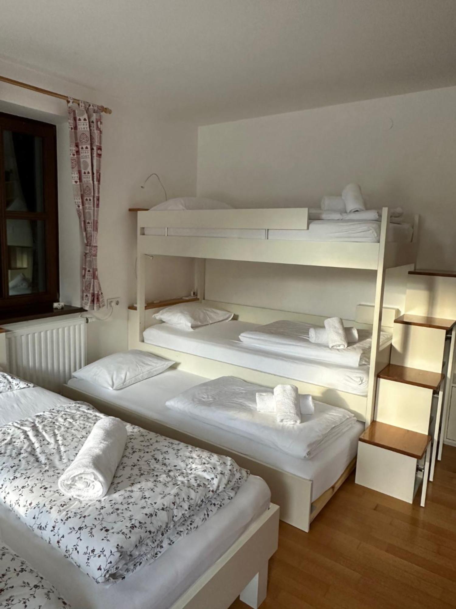 Pritlicni Apartma Hribovc Z Atrijem Kranjska Gora Exteriör bild