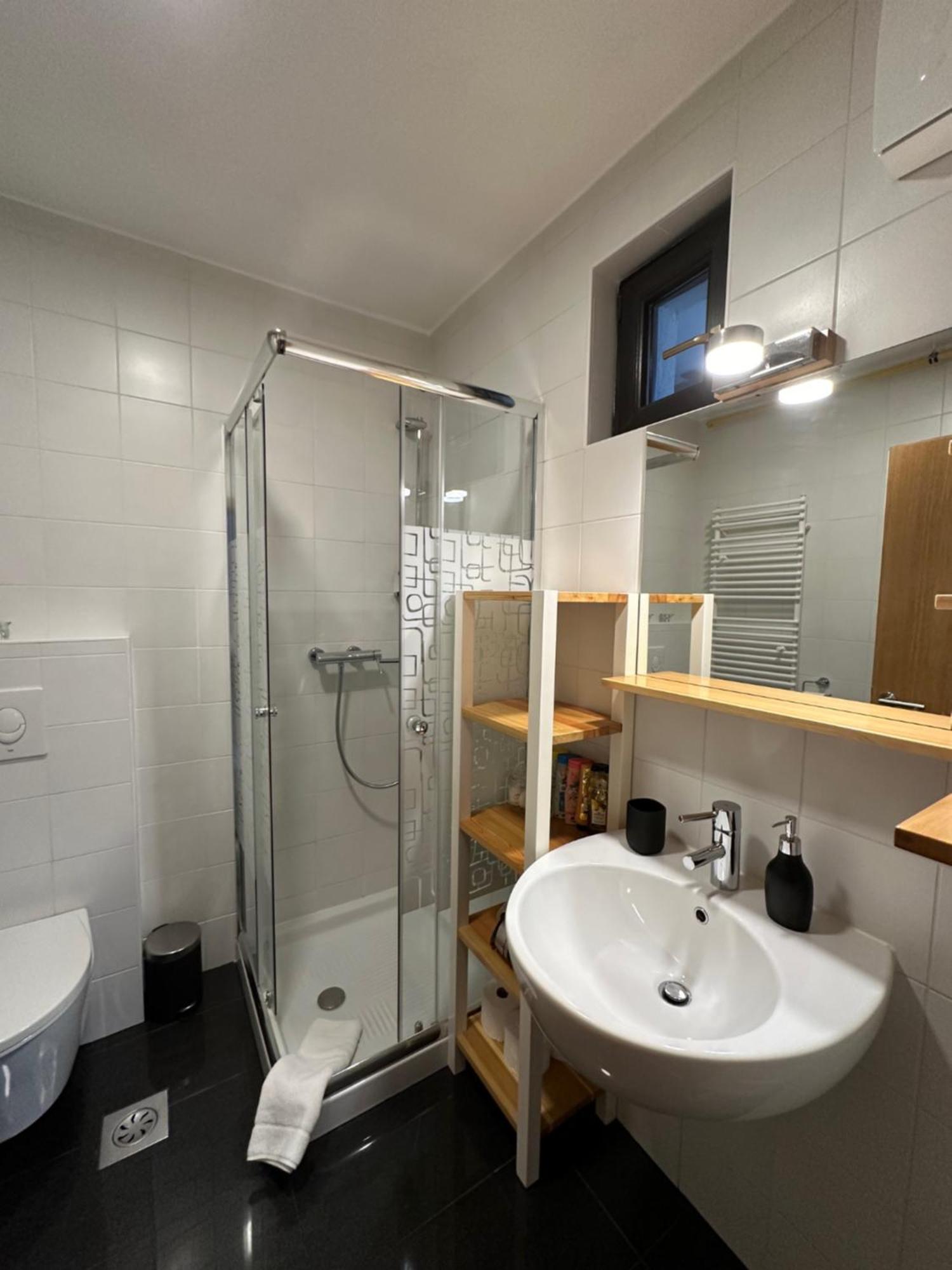 Pritlicni Apartma Hribovc Z Atrijem Kranjska Gora Exteriör bild